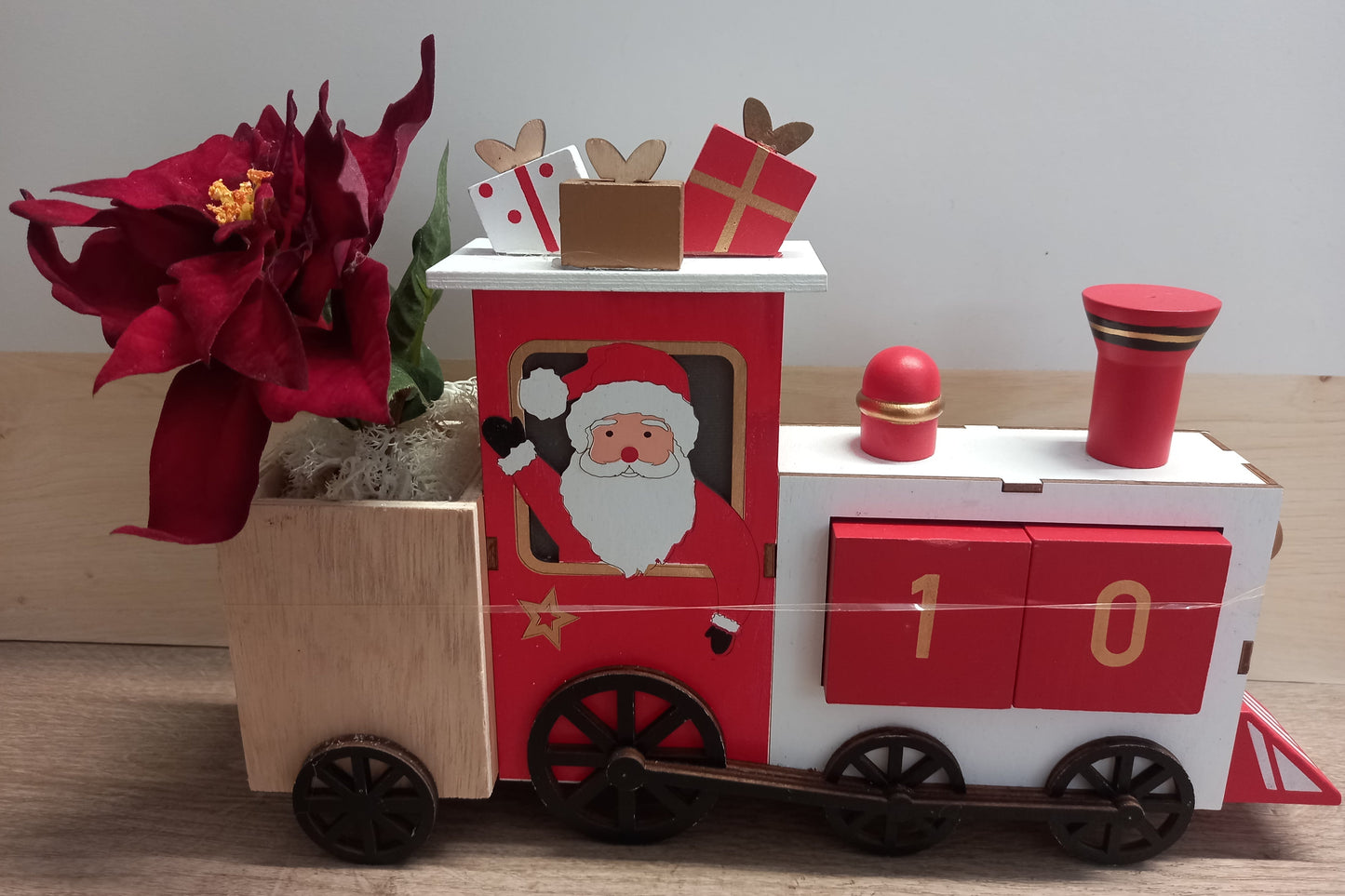 Trenino in Legno con Babbo Natale e Luce LED